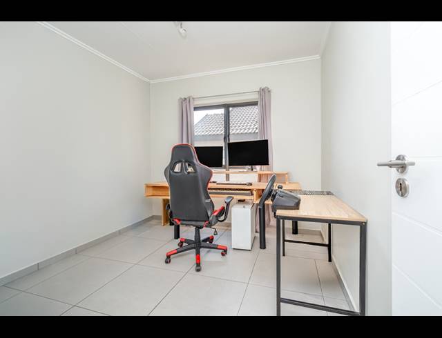 3 BEDROOM TOWNHOUSE FOR SALE IN BROADACRES